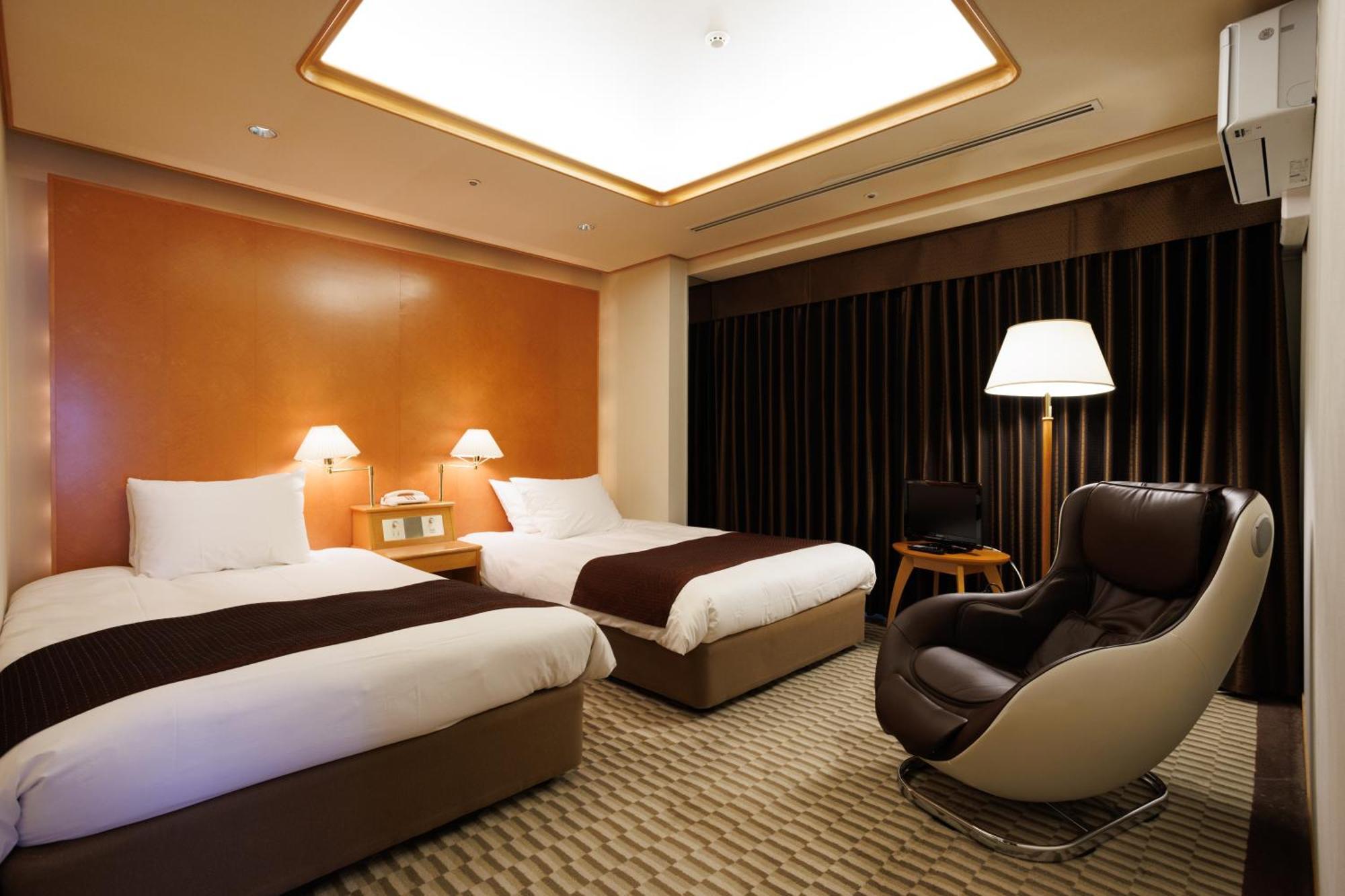 Hotel Wakamizu Такарадзука Екстер'єр фото