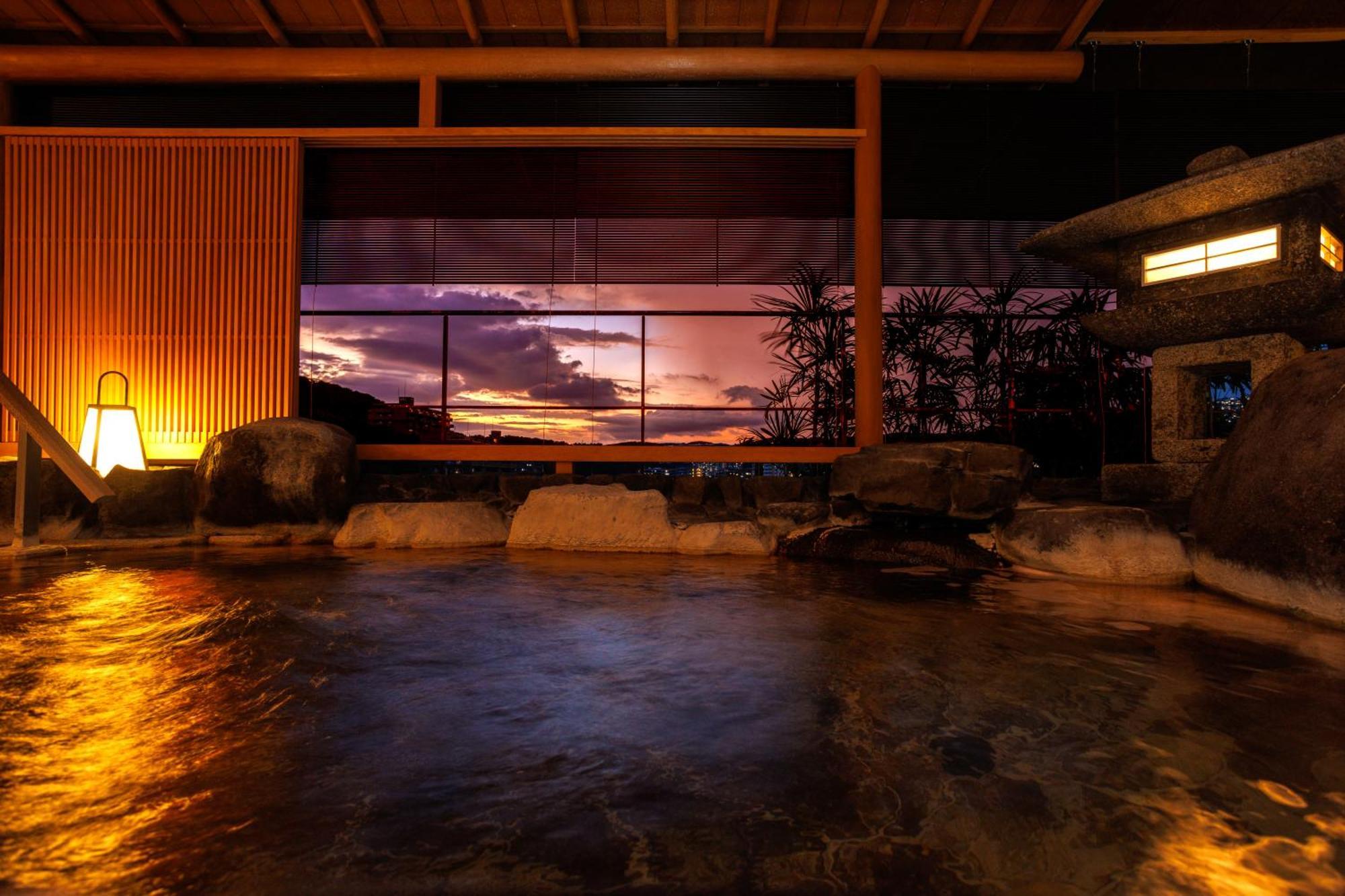 Hotel Wakamizu Такарадзука Екстер'єр фото