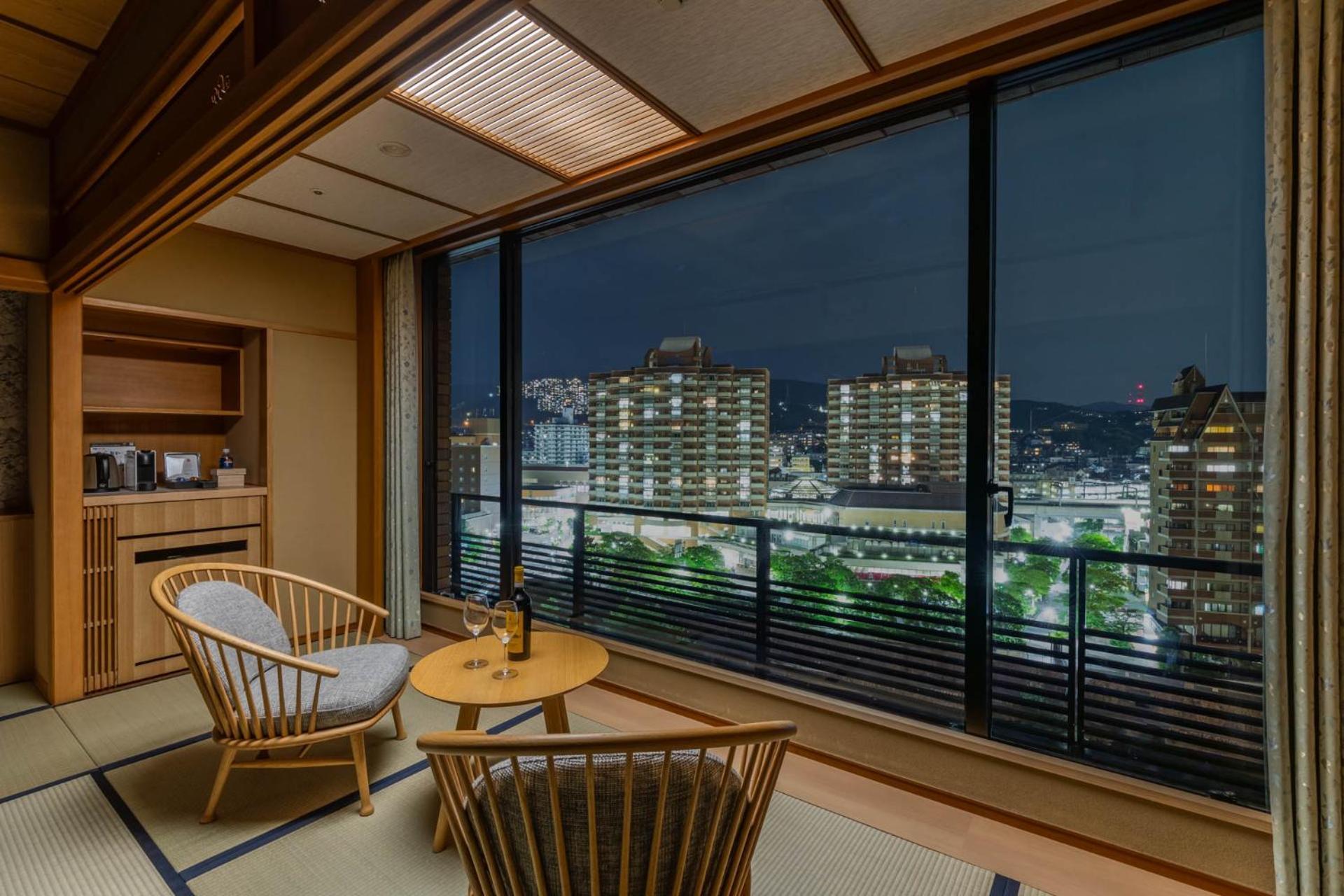 Hotel Wakamizu Такарадзука Екстер'єр фото